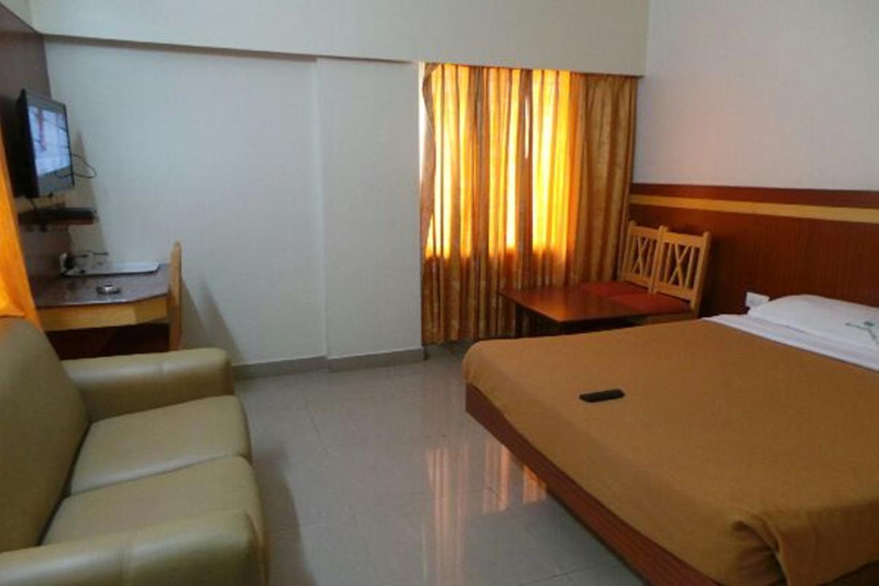 Mlc Gateway Deluxe Inn Bengaluru Zewnętrze zdjęcie